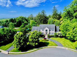 8 Rebecca Dr, Middletown, NJ 07748