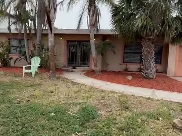 16306 2nd St E, Redington Beach, FL 33708