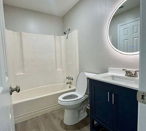 5th image of 808 Wickford Dr