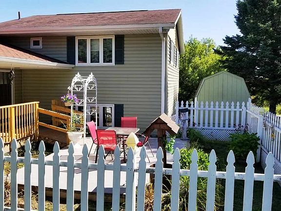 5th image of 402 Wilson Ave