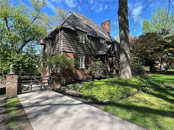2nd image of 15489 Brewster Rd