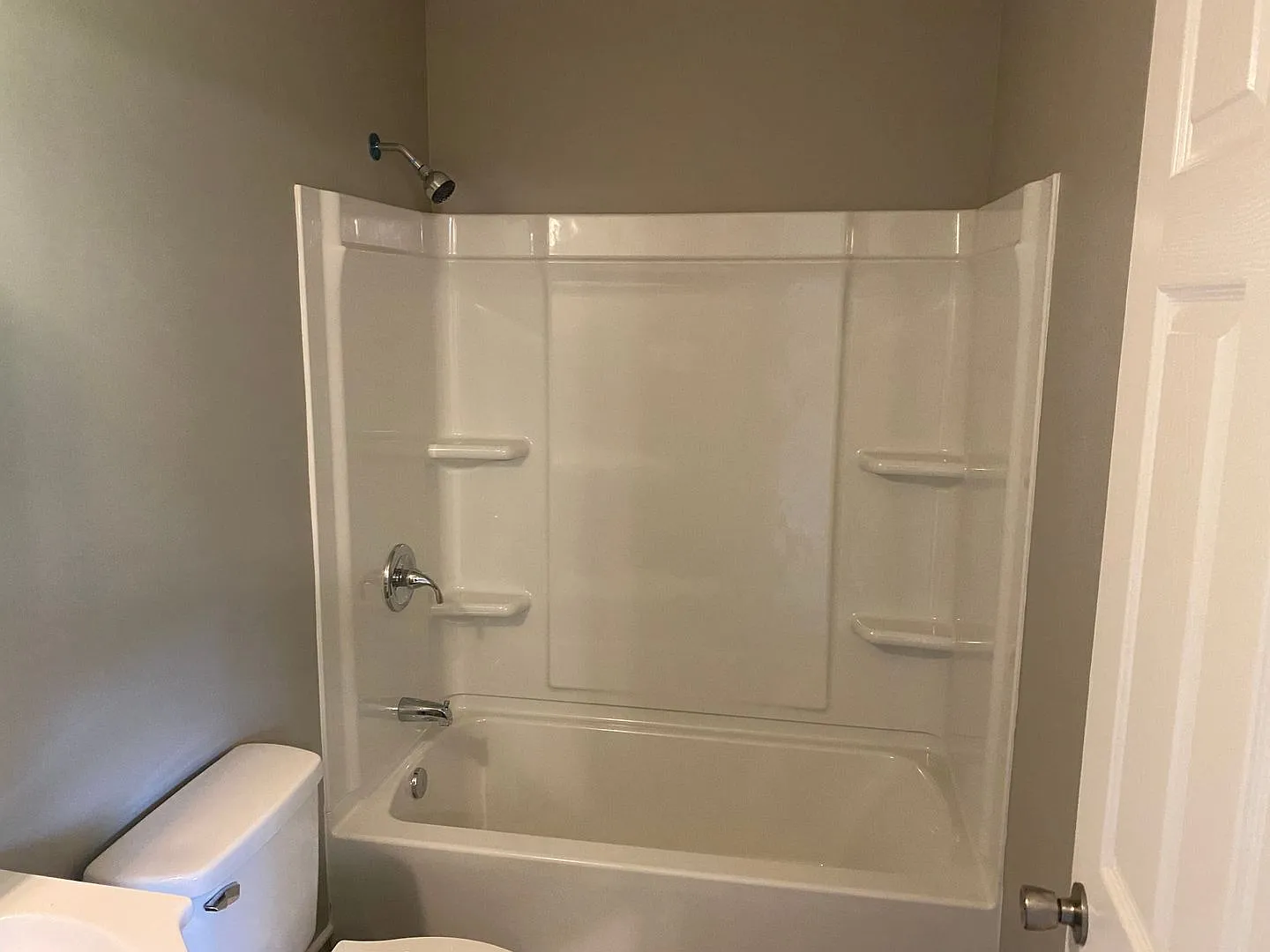 Burns Street Apartments — Photo 2