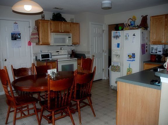 Large eat in kitchen