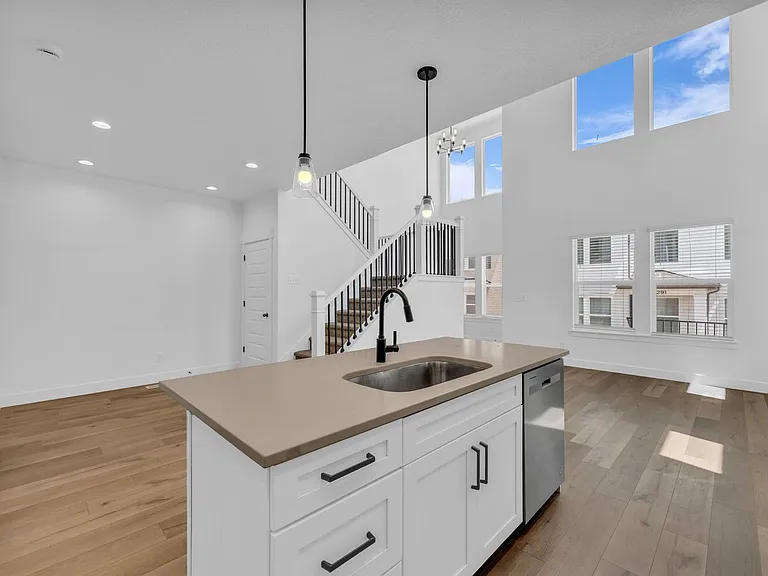 1290 N 3960 W — Photo 5