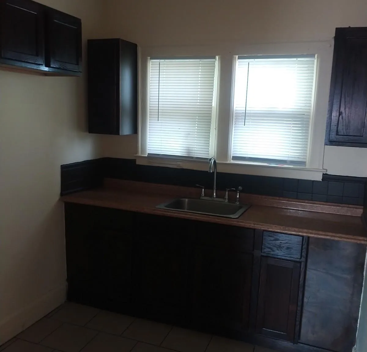 2905 Waverly Ave — Photo 2