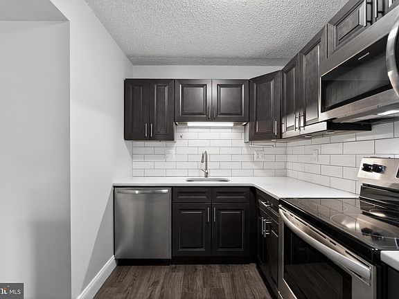5th image of 364 Saybrook Ln