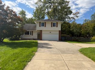 37910 Aurora Rd, Solon, OH 44139