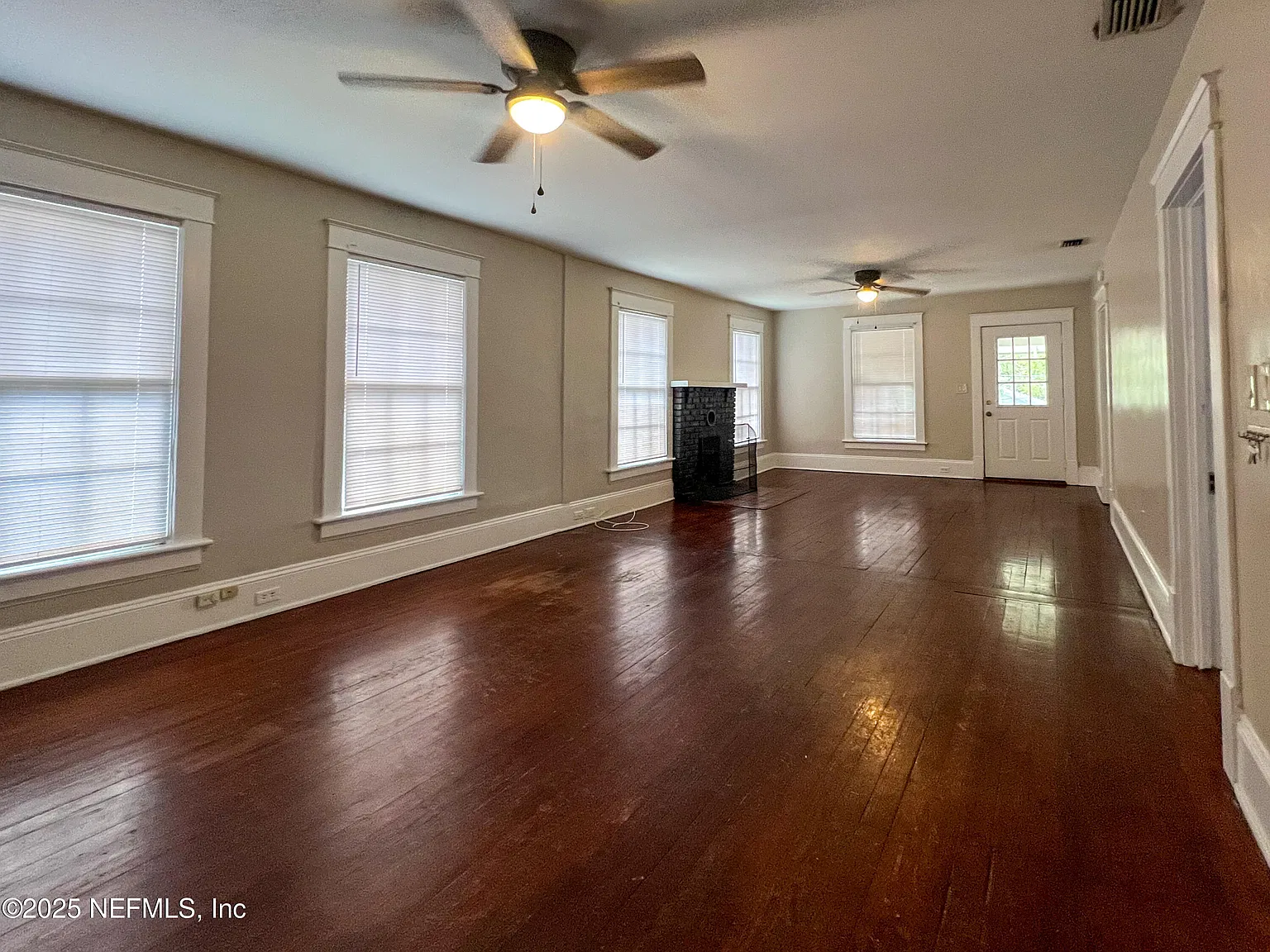3 bed, 1.0 bath, 1200 sqft, $1,650 — Photo 4
