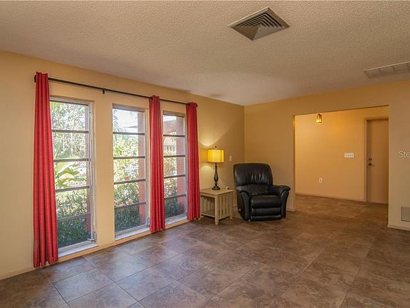 5th image of 4229 Vaughan Ln