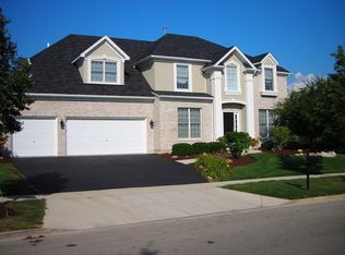 669 Waterside Dr, South Elgin, IL 60177