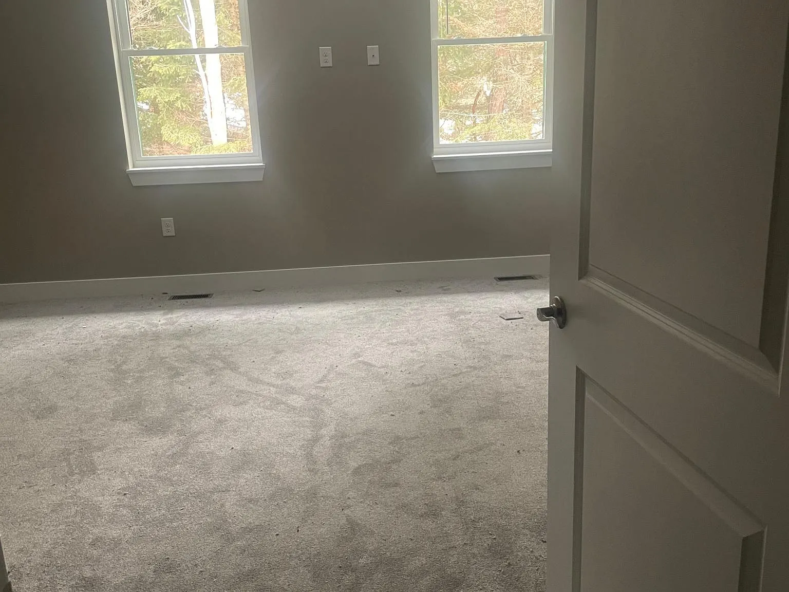 4 bed, 2.5 bath, 2400 sqft, $2,100 — Photo 4