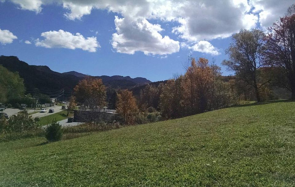 2nd image of 102 Banner Creek Rd