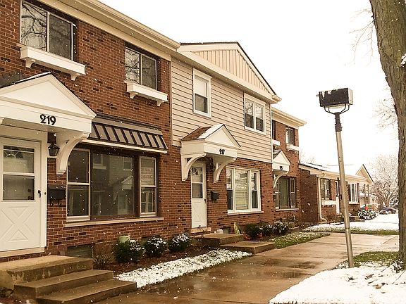 2nd image of 219 Jefferson Ln