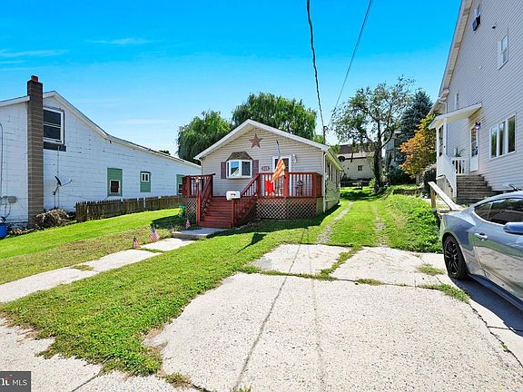 5th image of 118 E Ruddle St