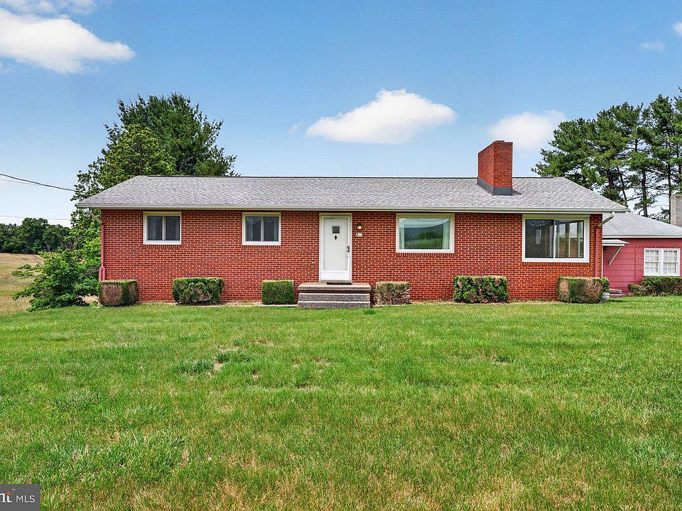 1st image of 399 Whispering Hill Rd