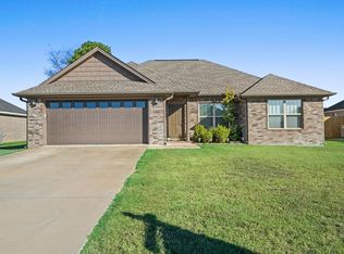 1301 Ridgefield Cir, Searcy, AR 72143