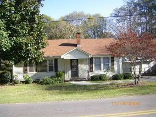 70 E Wright St, Winder, GA 30680