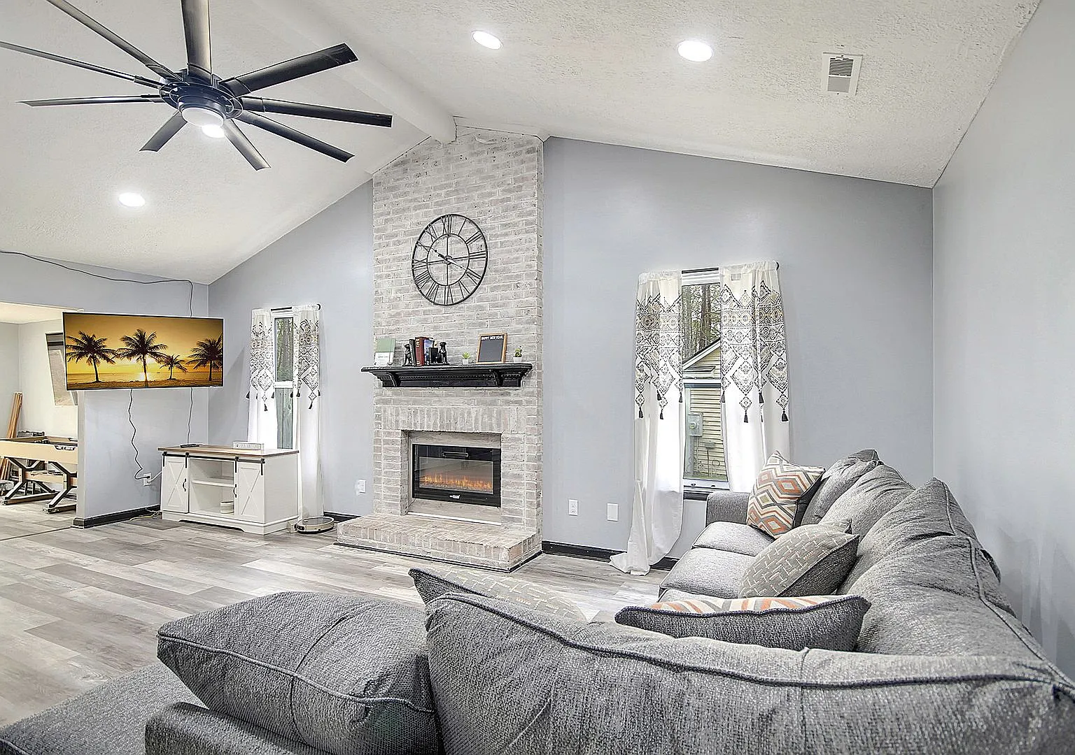 Pet Friendly, Beautiful home. — Photo 3