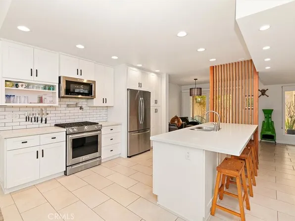 5384 Dahlia Ln, Riverside, CA 92507