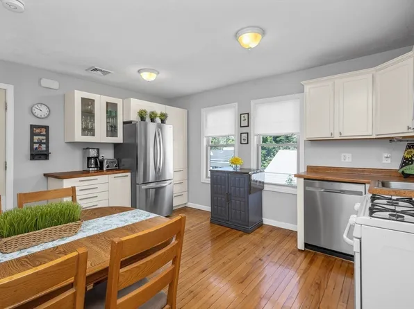 35 Austin St #3, Norwood, MA 02062