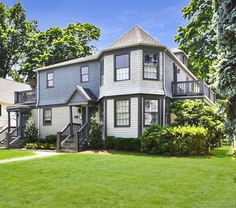83 South Ave APT F, New Canaan, CT, 06840