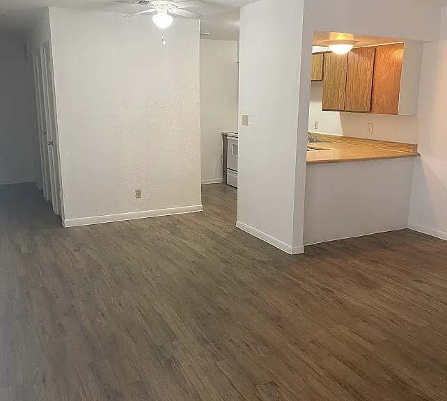 Pine Ridge Apartments — Photo 13