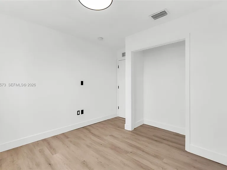1011 SW 7th St #2 — Photo 24