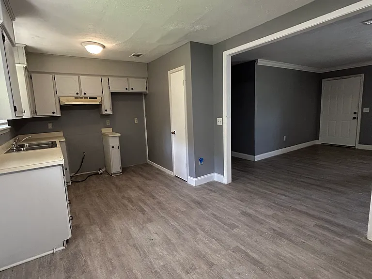 2953 Belvedere Dr — Photo 4