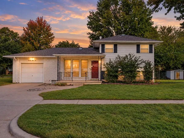 7810 W 10th St N, Wichita, KS 67212