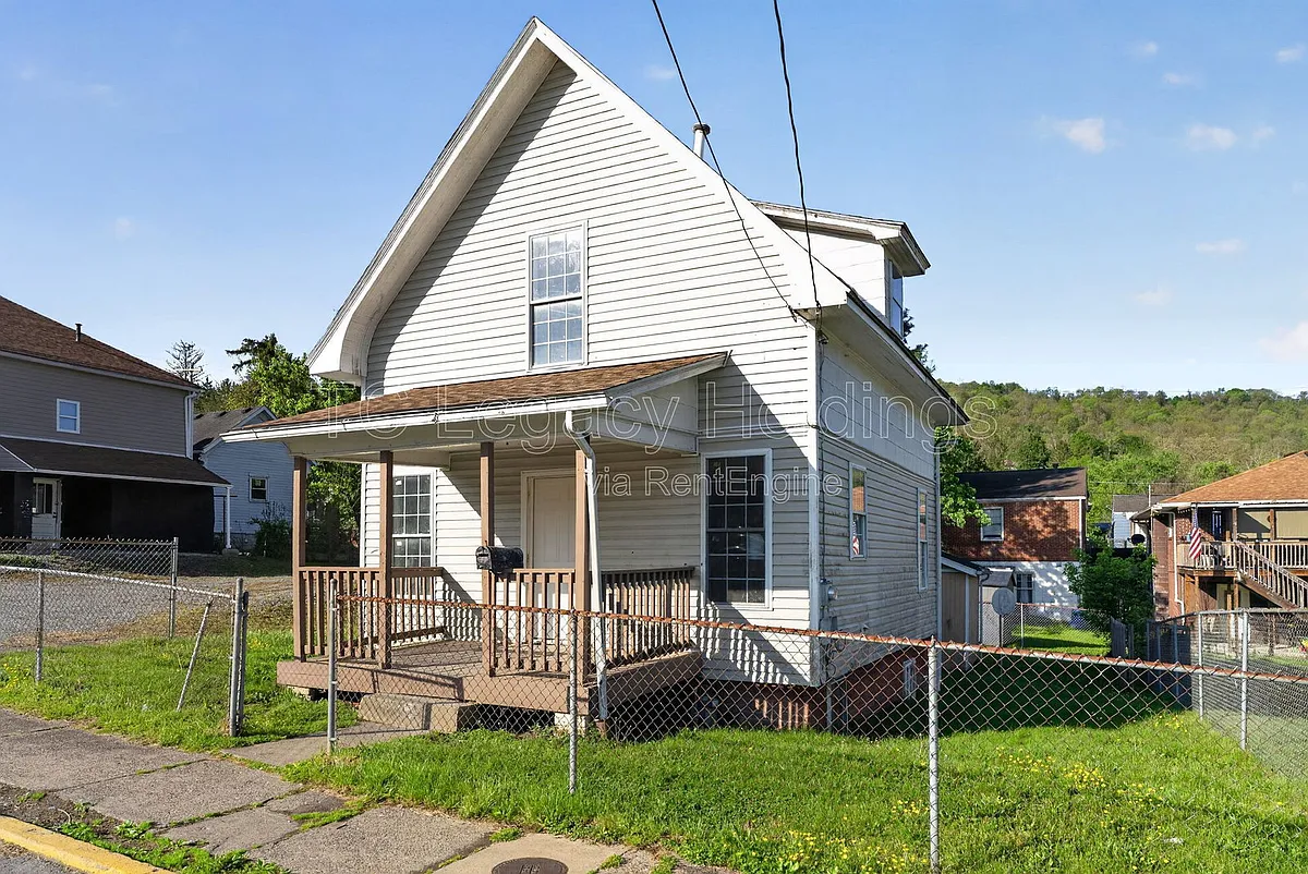 Building Photo - 139 Martin St