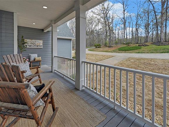 5th image of 375 Ridgewood Rd