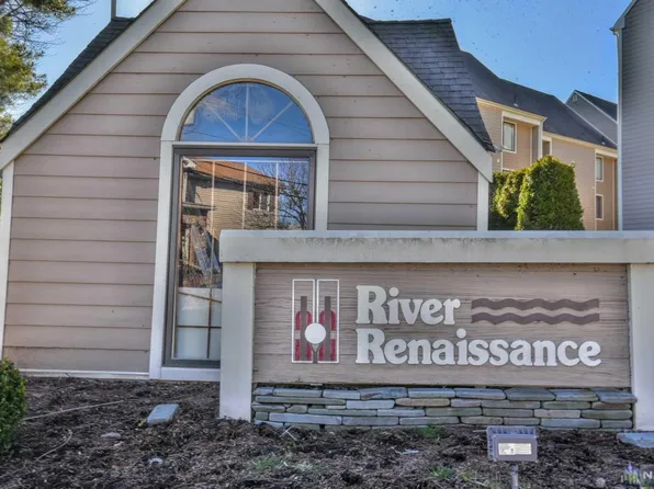 211 River Renaissance, East Rutherford, NJ 07073