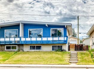 6329 W Centre St NW, Calgary, AB T2K 0V3
