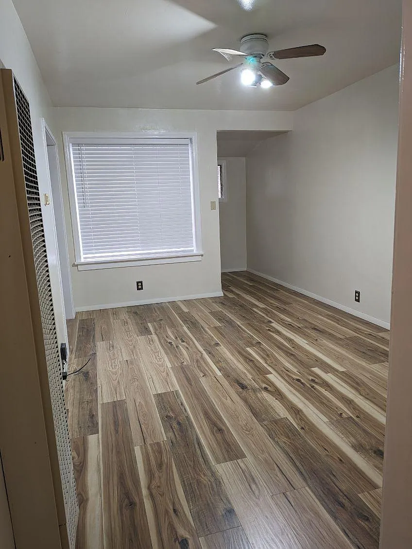 Building Photo - 4318 Overland Ave #4318