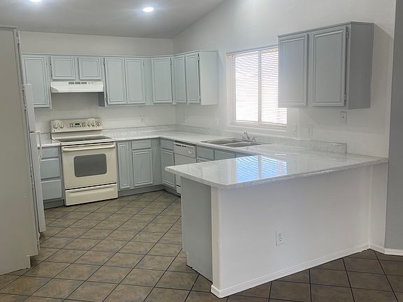 4th image of 7705 W Solano Dr