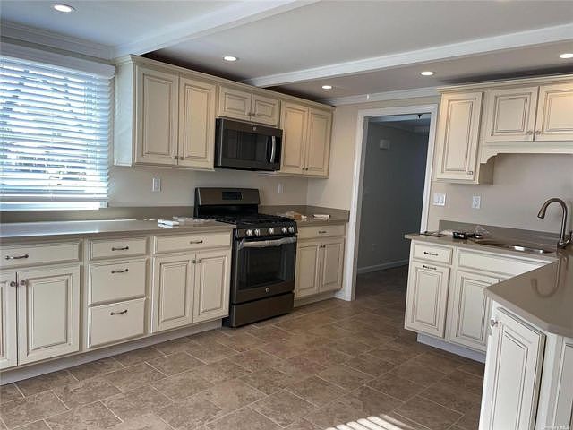 1st image of 23 College Dr