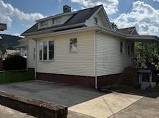 8 Lydia Ln, Wheeling, WV 26003