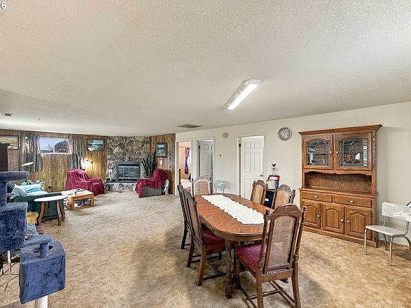 5th image of 851 Greenwood Ave