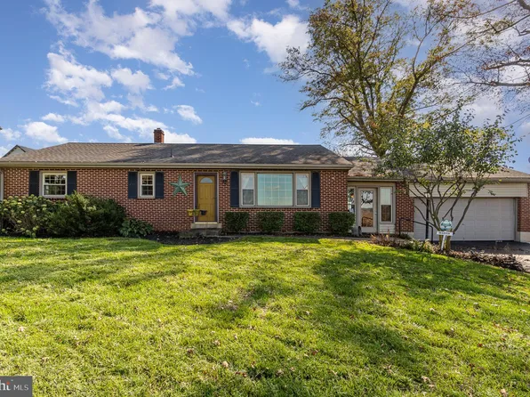 1424 Donegal Springs Rd, Mount Joy, PA 17552