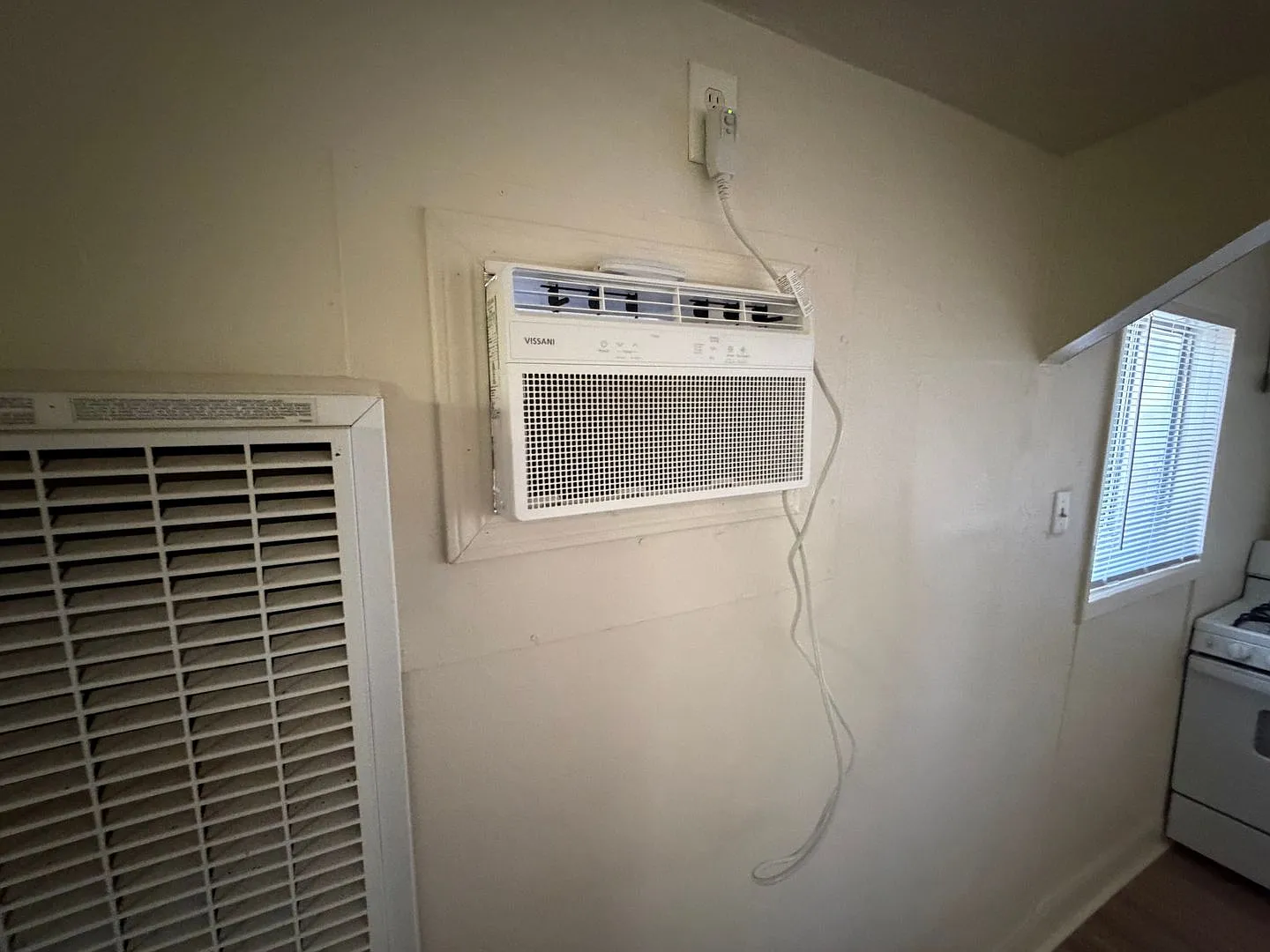 2405o — Photo 3