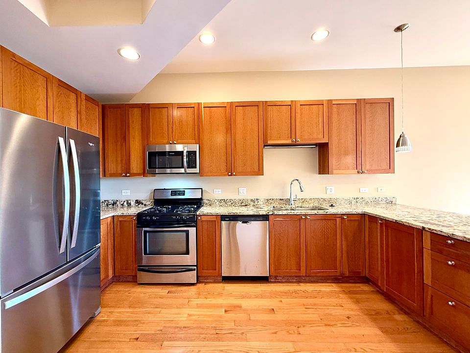 1st image of 1800 N Milwaukee Ave APT 4N