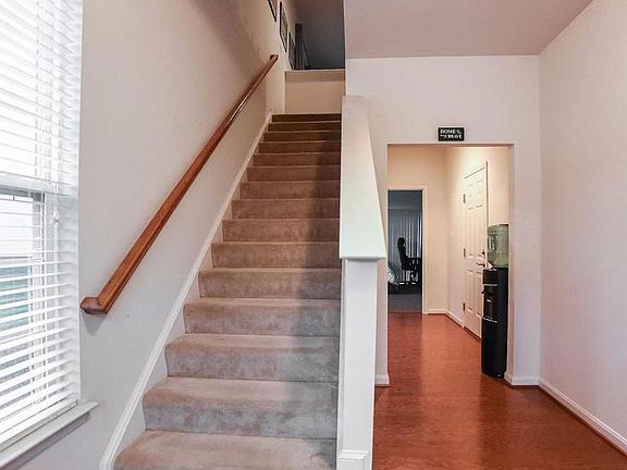 4th image of 44272 Beaver Creek Dr