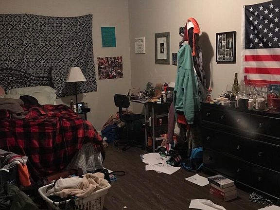 Large Bedroom (10x14)