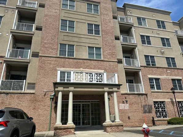 2307 Windsor Park Ct #307, Englewood, NJ 07631