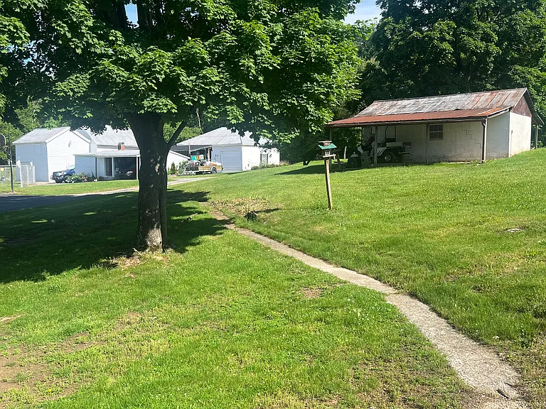 203 W Pine St — Photo 4