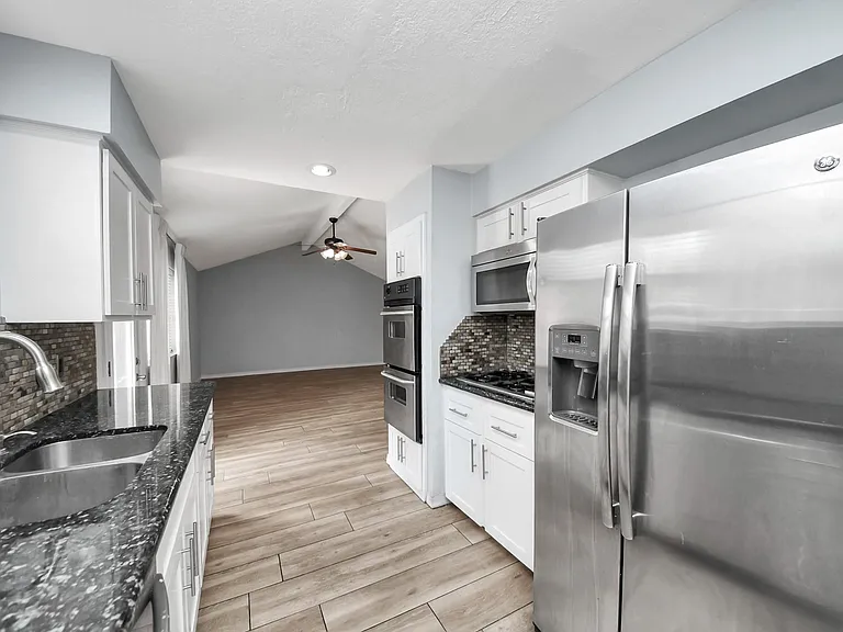 5954 Beaudry Dr — Photo 17