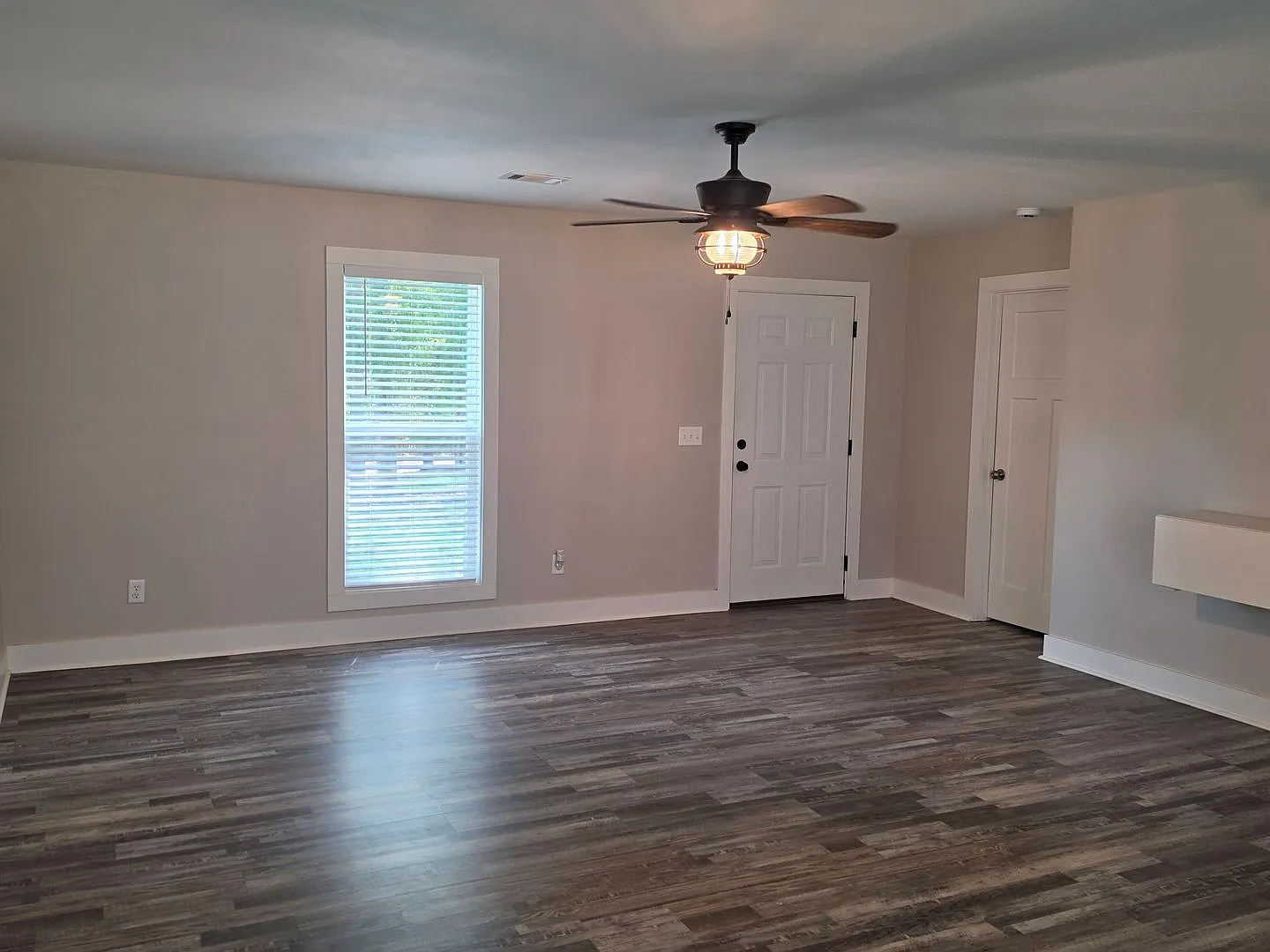 Charming New Build — Photo 3