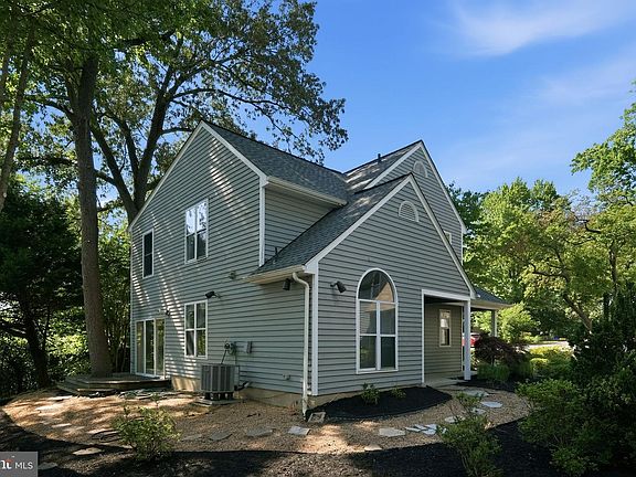 3rd image of 1529 Ritchie Ln