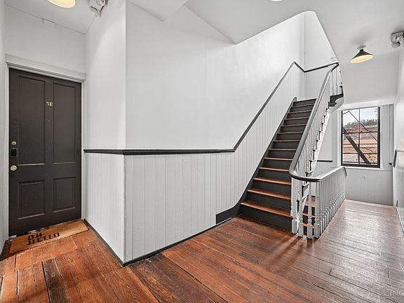 3rd image of 1420 Main St Unit 3-E