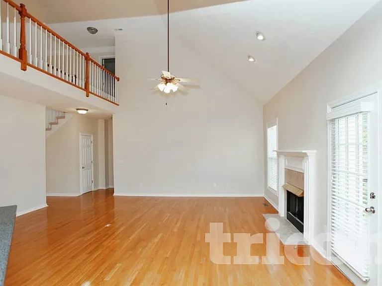101 Crooked Creek Ct — Photo 3